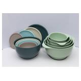 Variety of Plastic Mixing Bowls – IKEA & KitchenAid Sets