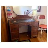 Vintage Vanity with Round Mirror
