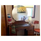 Vintage Vanity with Round Mirror