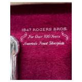 REMEMBRANCE 1847 Rogers Bros Silverplate Flatware Set with Wood Case