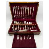 REMEMBRANCE 1847 Rogers Bros Silverplate Flatware Set with Wood Case
