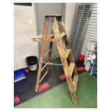 5ft Wood step ladder good shape