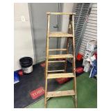 5ft Wood step ladder good shape