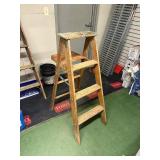 4FT wood step ladder good shape