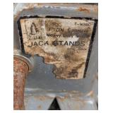 Pair of 3 ton jack stands