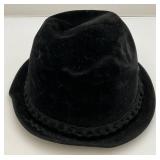 Misc. Antique & Vintage Hats In hat Box