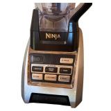 LL - Ninja Auto-iQ Blender Model BL688 with 72oz Pitcher