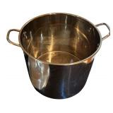 LL - Pair of Large Stock Pots with Lids, Stainless Steel and Enamel