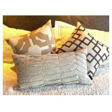 U - King Bedding Set with Bedspread, Pillows and Accent Pillows
