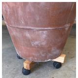 G - Outdoor Terra Cotta Planter Pot with Rolling Stand