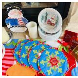 LR - Large Holiday Decor and Tableware Collection