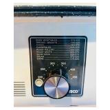 LL - Nesco 18 Roaster Oven with 3 Removable Pans and Repaired Cord