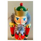 LL - Seiffener Nussknacker VERO Wooden Nutcracker with Crown and Original Box