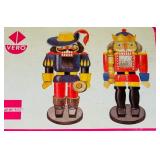 LL - Seiffener Nussknacker VERO Wooden Nutcracker with Crown and Original Box