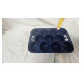 Enamal Covered Cast Iron Muffin Pan