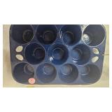 Enamal Covered Cast Iron Muffin Pan