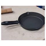 10" Cast Iron Skillet with Silicone Handle Grip - Kitchen HQ