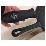 10" Cast Iron Skillet with Silicone Handle Grip - Kitchen HQ