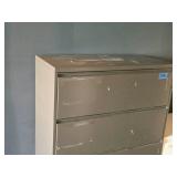 Lot of (2) Filing Cabinets - 4-drawer (grey, no key), 2-drawer (cream, with key)