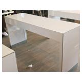 Laminate Display Table 6