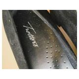 Lot of (One Pair) Trotters Ladies Heel Shoes Size 12W (Black Suede)
