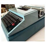 Olivetti Underwood Ventura Portable Typewriter with Case and Instructions