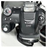 Vintage Camera & Lens Lot: Canon, FujiFilm FinePix S5100, Kodak, Pentax K1000, Asahi 135mm