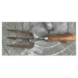 Garden Tool Bundle: Black+Decker Hedge Trimmer, Fiskars Weeder, Pruners, Gloves