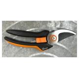 Garden Tool Bundle: Black+Decker Hedge Trimmer, Fiskars Weeder, Pruners, Gloves