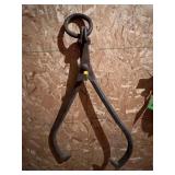 Iron Wood Block Tongs