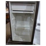 GE Mini Refrigerator