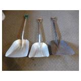 3 Shovels