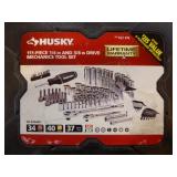 Huskey 111 Piece 1/4" and 3/8" Drive Mechanics Tool Set