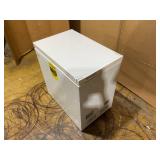 Vissani 7.0 cu. ft. Manual Defrost Chest Freezer with LED Light in White Garage Ready (Transit Damage See Pictures)