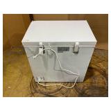 Vissani 7.0 cu. ft. Manual Defrost Chest Freezer with LED Light in White Garage Ready (Transit Damage See Pictures)