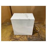 Vissani 7.0 cu. ft. Manual Defrost Chest Freezer with LED Light in White Garage Ready