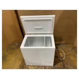 Vissani 7.0 cu. ft. Manual Defrost Chest Freezer with LED Light in White Garage Ready