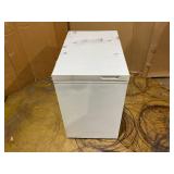 Vissani 7.0 cu. ft. Manual Defrost Chest Freezer with LED Light in White Garage Ready