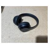 Beats Solo3 On-Ear Wireless Headphones (One Side Does Not Function)