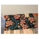 HAND HOOKED ACCENT RUG-FLORAL