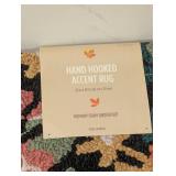 HAND HOOKED ACCENT RUG-FLORAL