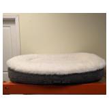 KIRKLAND SIGNATURE OVAL CUDDLER PET BED
