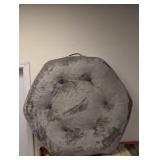 KIRKLAND SIGNATURE HEX PET BED (TAN)