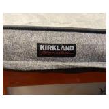 KIRKLAND SIGNATURE HEX PET BED (GRAY)