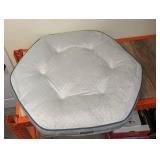 KIRKLAND SIGNATURE HEX PET BED (GRAY)