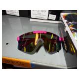 Sunglasses, approximately 3,100 Note: All merchandise is new