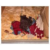 Winter gloves Note: All merchandise is new