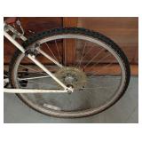 G - Trek 800 Antelope Mountain Bike with Flat Tires