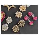 K - Collection of Vintage Costume Brooches and Earrings