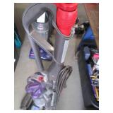 Dyson DC28 bagless upright vacuum c...